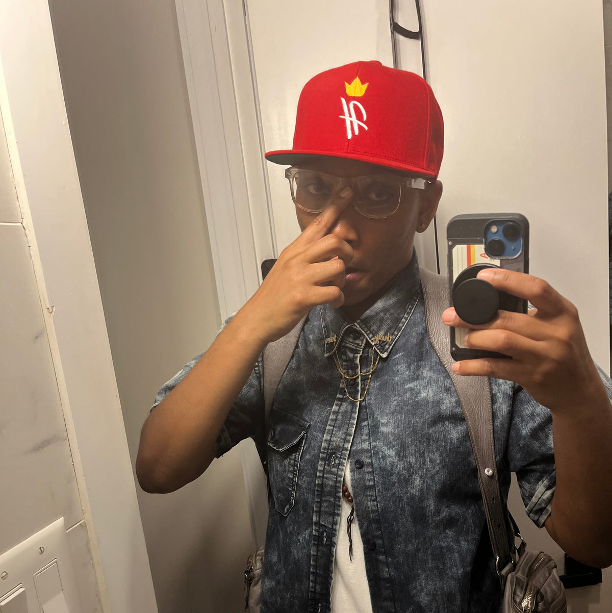 Royal Crown Snapback in Red